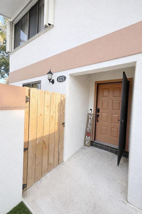 4321 Sw 70th Ter, Davie, FL, 33314 | Card Image