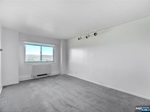 377 S Harrison St, East Orange, NJ, 07018-1218 | Card Image