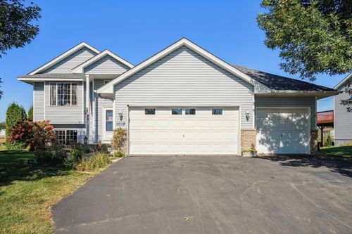 1018 Pioneer Trail Se, Cambridge, MN, 55008 | Card Image