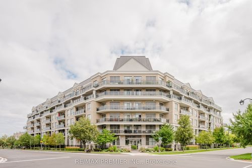215-111 Civic Square Gate, Aurora, ON, L4G0S6 | Card Image