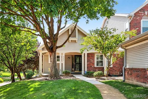 5477 Kenrick Parke Dr, Saint Louis, MO, 63119-5027 | Card Image