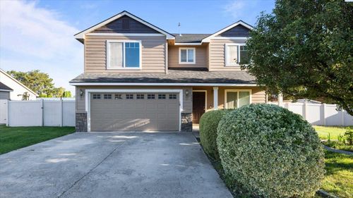 1502 W 39th Ave, Kennewick, WA, 99337-3954 | Card Image
