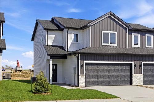 115 Ne Doe Pointe Ln, Ankeny, IA, 50021-7000 | Card Image