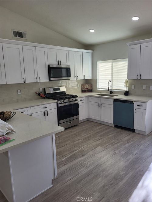 767 Clearwater, Perris, CA, 92571 | Card Image