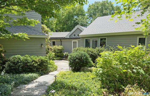235 Middle Haddam Rd, Portland, CT, 06480-1765 | Card Image
