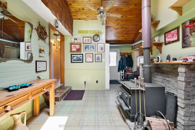 527 Pinecrest Rd, House other with 2 bedrooms, 1 bathrooms and 6 parking in Port Colborne ON | Image 9