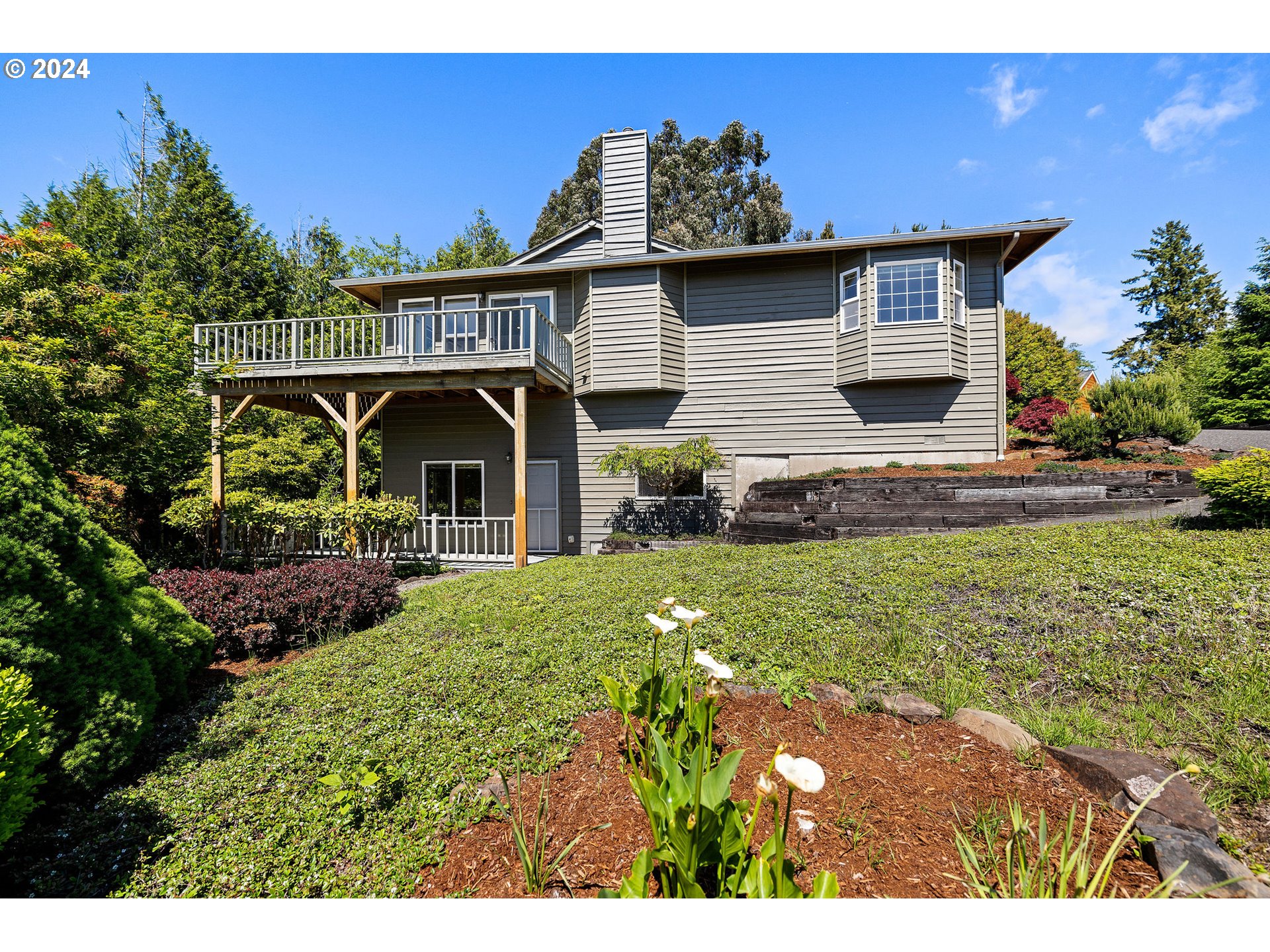 Waldorf Pl, Astoria, OR 97103