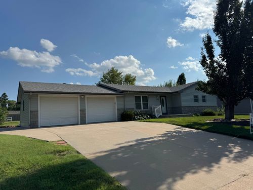 418 Bradley St, Ellsworth, KS, 67439-2304 | Card Image
