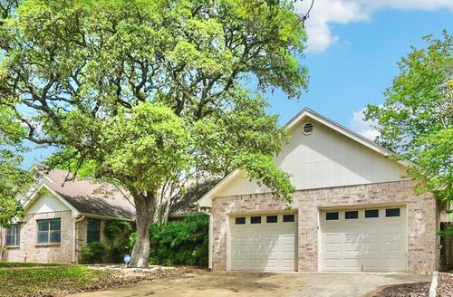 1310 Warbler Dr, Kerrville, TX, 78028-2955 | Card Image