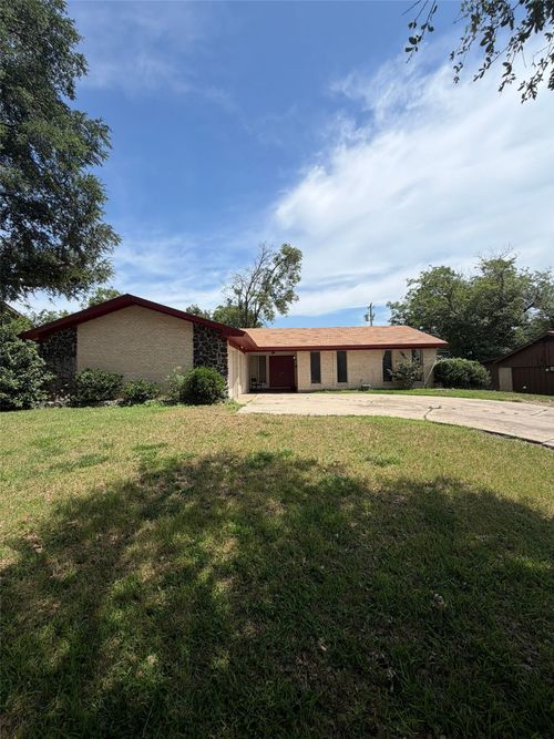 8012 Chapin Rd, Benbrook, TX, 76116-6904 | Card Image
