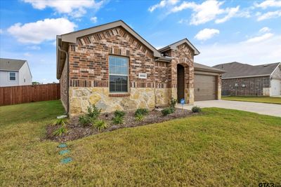 1006 Hidden Valley Dr, House other with 3 bedrooms, 2 bathrooms and null parking in Chandler TX | Image 2