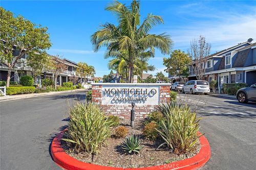 2404 Niagara Way, Costa Mesa, CA, 92626-6537 | Card Image