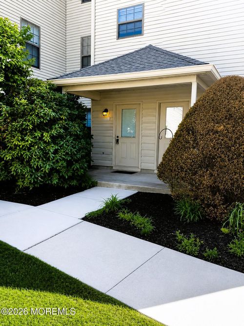 202 Larkspur Ln, Jackson, NJ, 08527-4181 | Card Image