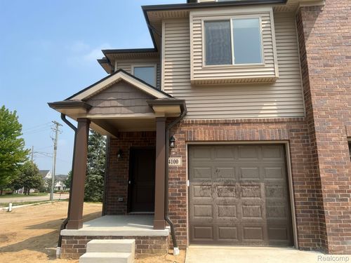 4100 Secluded Pines Dr, Sterling Heights, MI, 48314 | Card Image