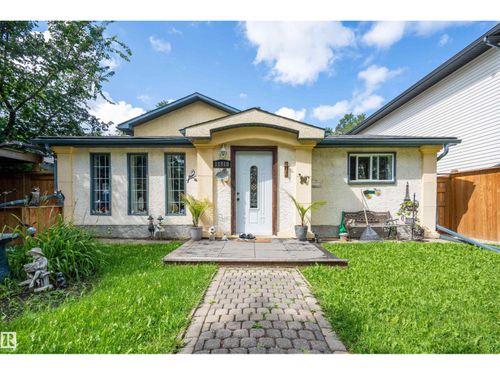 11918 42 St Nw, Edmonton, AB, T5W2N6 | Card Image