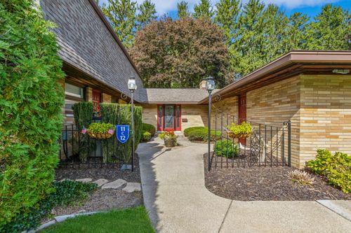 11-2727 S Lakeshore Dr, Saint Joseph, MI, 49085-2982 | Card Image