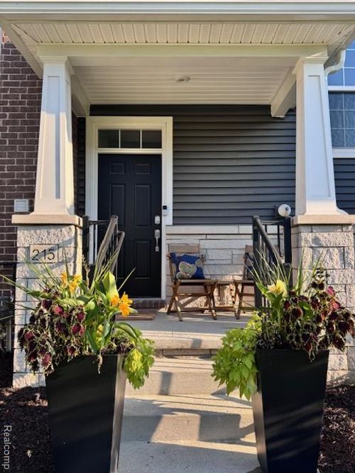 215 N Sydney Ct, Plymouth, MI, 48170-4958 | Card Image