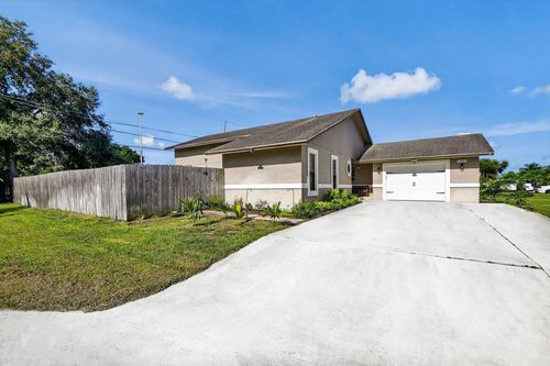 7555 Hilltop Dr, Lake Worth, FL, 33463-8126 | Card Image