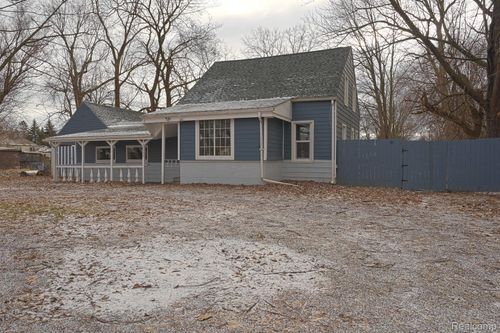 20500 Mckishnie Street, Clinton Charter Township, MI, 48035 | Card Image