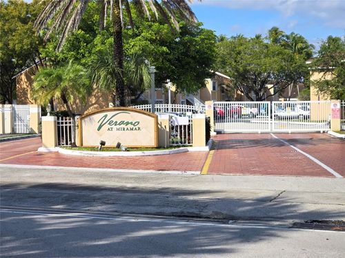 8100-8100 Sw 21st Ct, Miramar, FL, 33025-2261 | Card Image