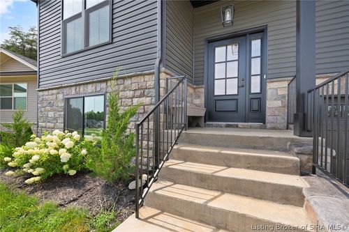 8008 Hudson Ln, Georgetown, IN, 47122-9571 | Card Image
