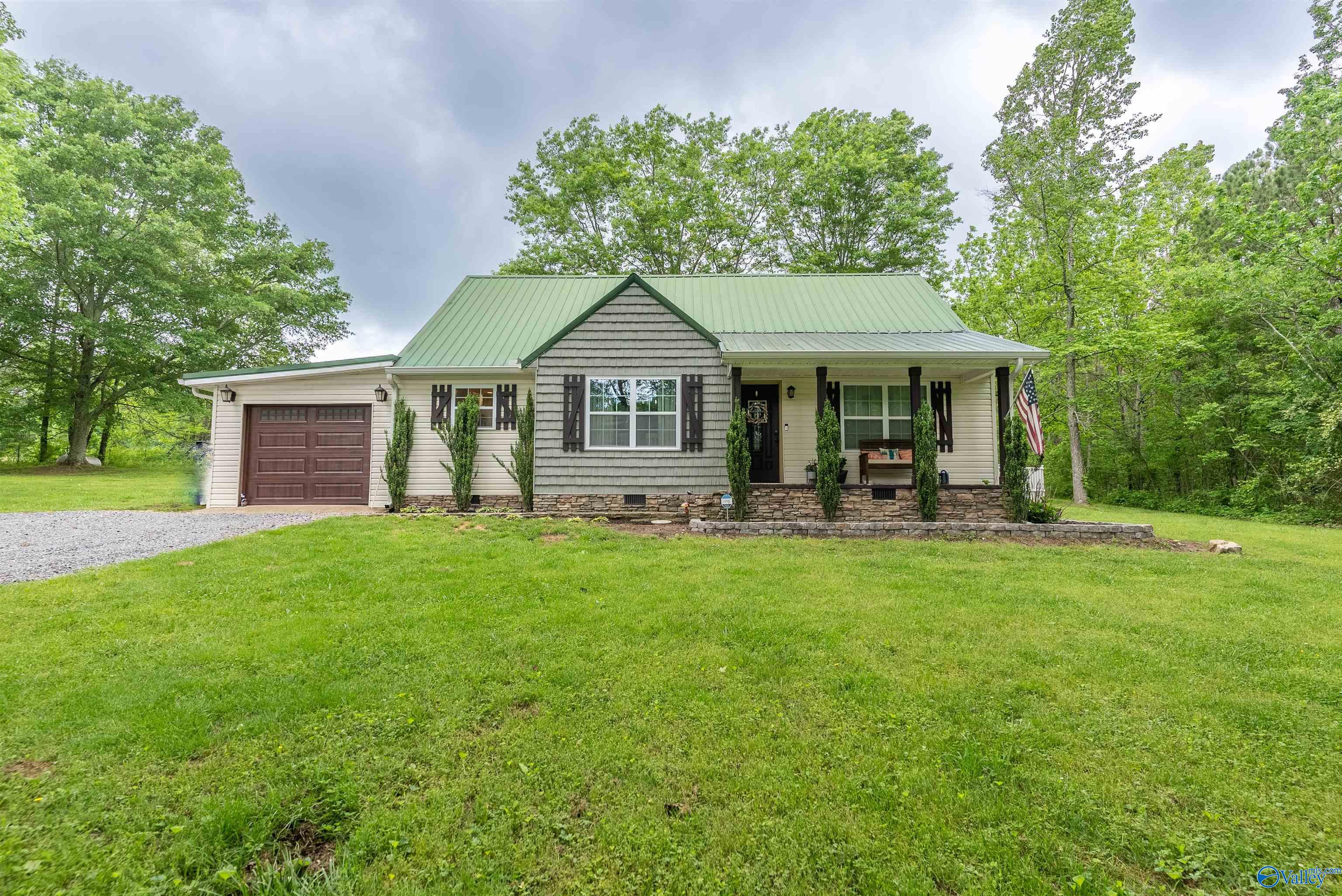 Willow Rd, Ider, AL 35981
