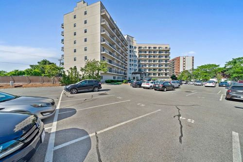 apt-215-133 Commander Shea Blvd, Quincy, MA, 02171-1562 | Card Image