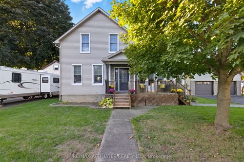 {{alt}} | Card Image