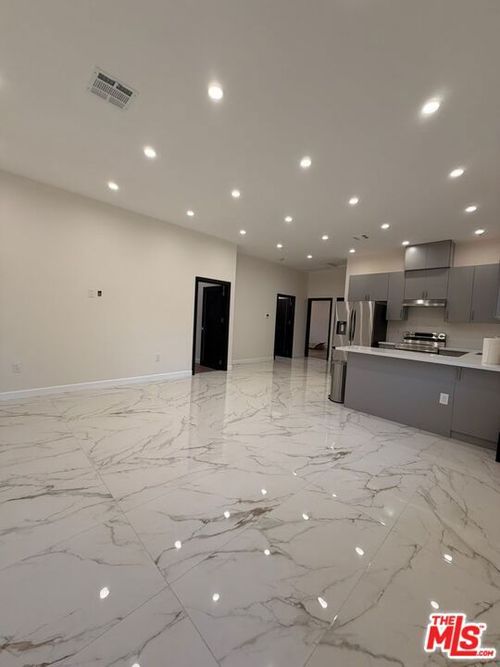 5822 Denny Avenue, North Hollywood, CA, 91601 | Card Image
