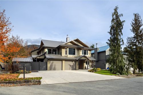 1469 Olive St, Pemberton, BC, V0N2L1 | Card Image