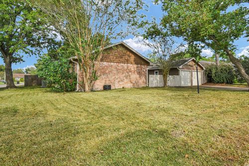 16103 Tibet Rd, Friendswood, TX, 77546-3219 | Card Image