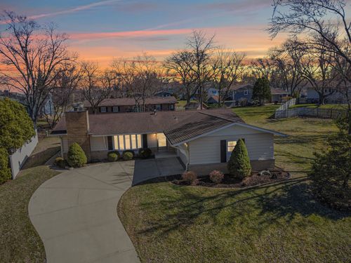 618 Crescent Dr, Downers Grove, IL, 60516-2925 | Card Image
