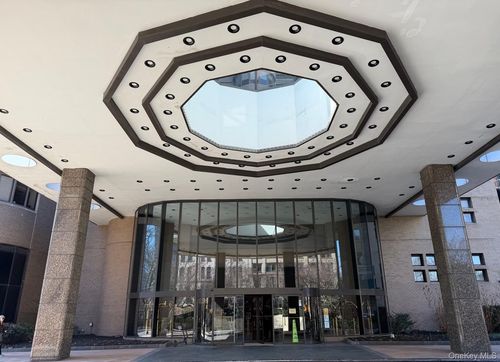 12q-330 E 38th St, New York, NY, 10016-0344 | Card Image