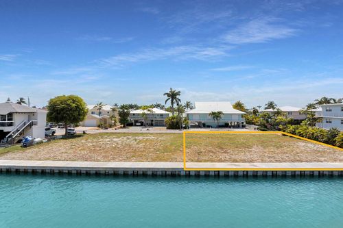 790 10th St, Key Colony Beach, FL, 33051 | Card Image