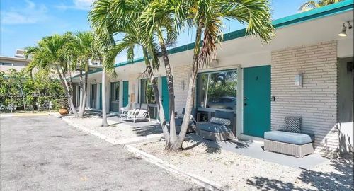 333 Palm St, Hollywood, FL, 33019-4505 | Card Image