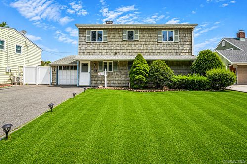 201 Acre Ln, Hicksville, NY, 11801-4442 | Card Image