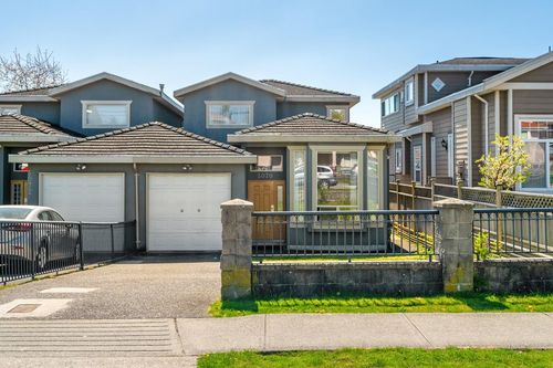 5070 Victory St, Burnaby, BC, V5J1S6 | Card Image