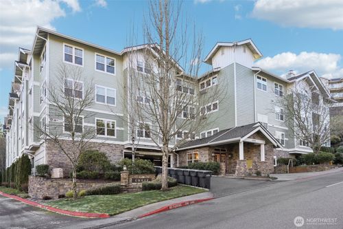 unit-301-4406 Providence Point Pl Se, Issaquah, WA, 98029-6823 | Card Image