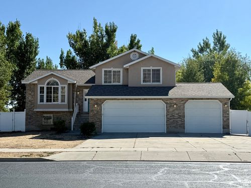 2573 Remuda Dr, Farr West, UT, 84404-9478 | Card Image