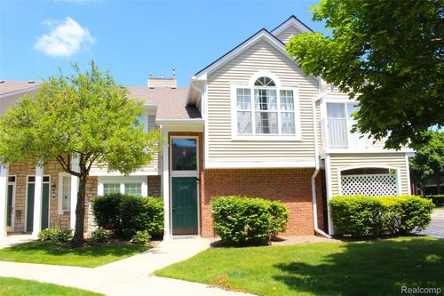 57-56501 Chesapeake Trail, Shelby Charter Township, MI, 48316 | Card Image