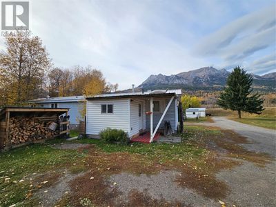 4 - 9909 Elk St, House other with 2 bedrooms, 2 bathrooms and 2 parking in Fernie BC | Image 3