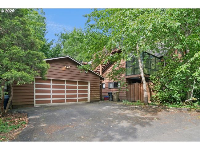 Garage | Image 30