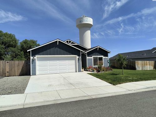 1292 Mary Ave, Benton City, WA, 99320-4402 | Card Image