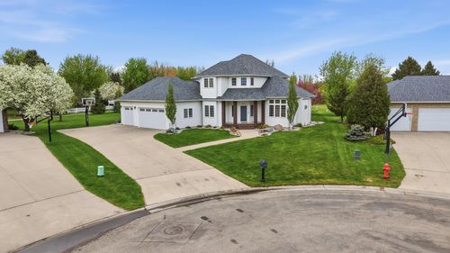 274 44th Avenue S, Moorhead, MN, 56560 | Card Image