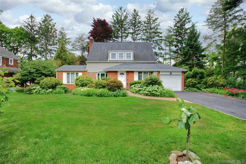 34 Wildwood Ln, Roslyn Heights, NY, 11577-1525 | Card Image
