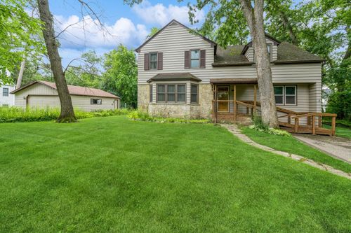 225 Waubun Dr, Fontana, WI, 53125-1329 | Card Image