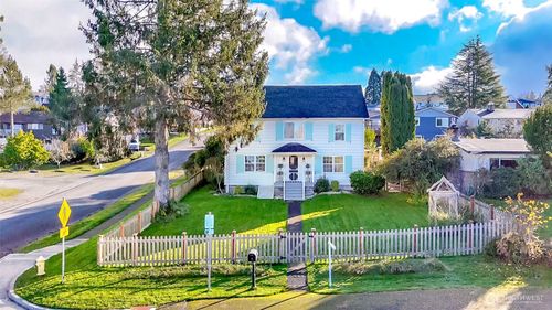 1514 Rainier St, Steilacoom, WA, 98388-2110 | Card Image