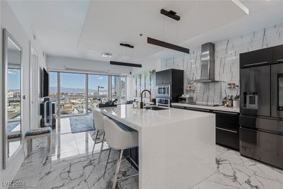 806 - 4471 Dean Martin Drive, Home with 2 bedrooms, 1 bathrooms and 1 parking in Las Vegas NV | Image 1