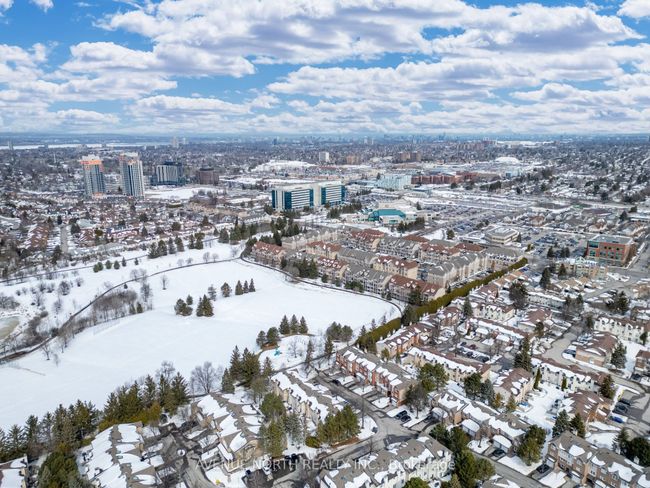 45 Wrenwood Cres, Condo with 3 bedrooms, 3 bathrooms and 1 parking in Nepean ON | Image 45