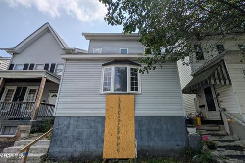 805 2nd Ave, Altoona, PA, 16602-3758 | Card Image